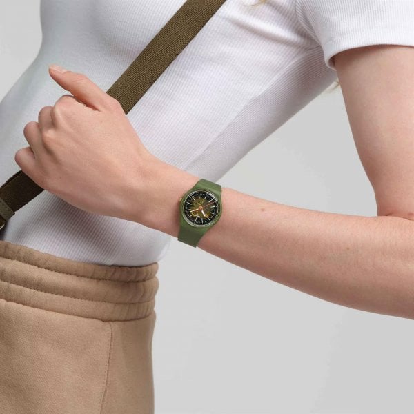 SWATCH ESSENTIALS THRU THE GREENERY