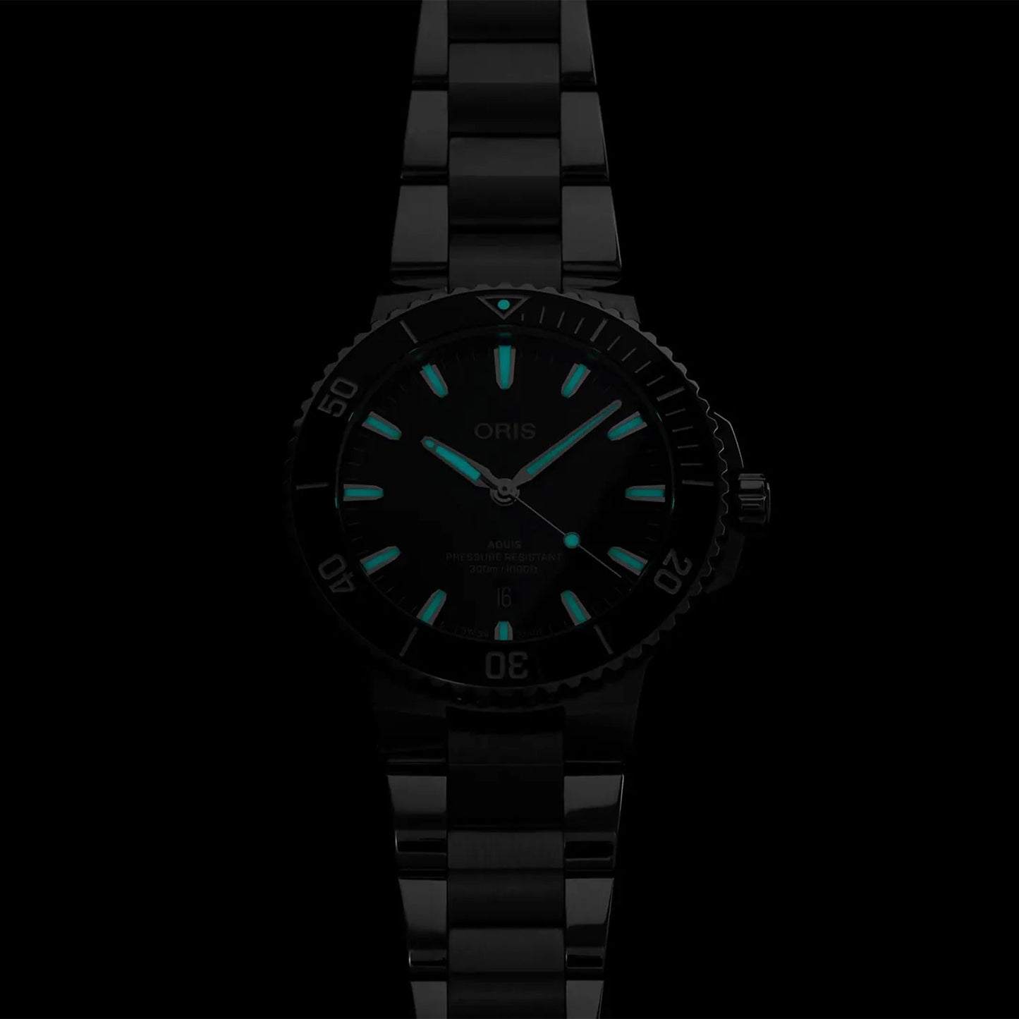 Oris Aquis Date 43.5mm Black