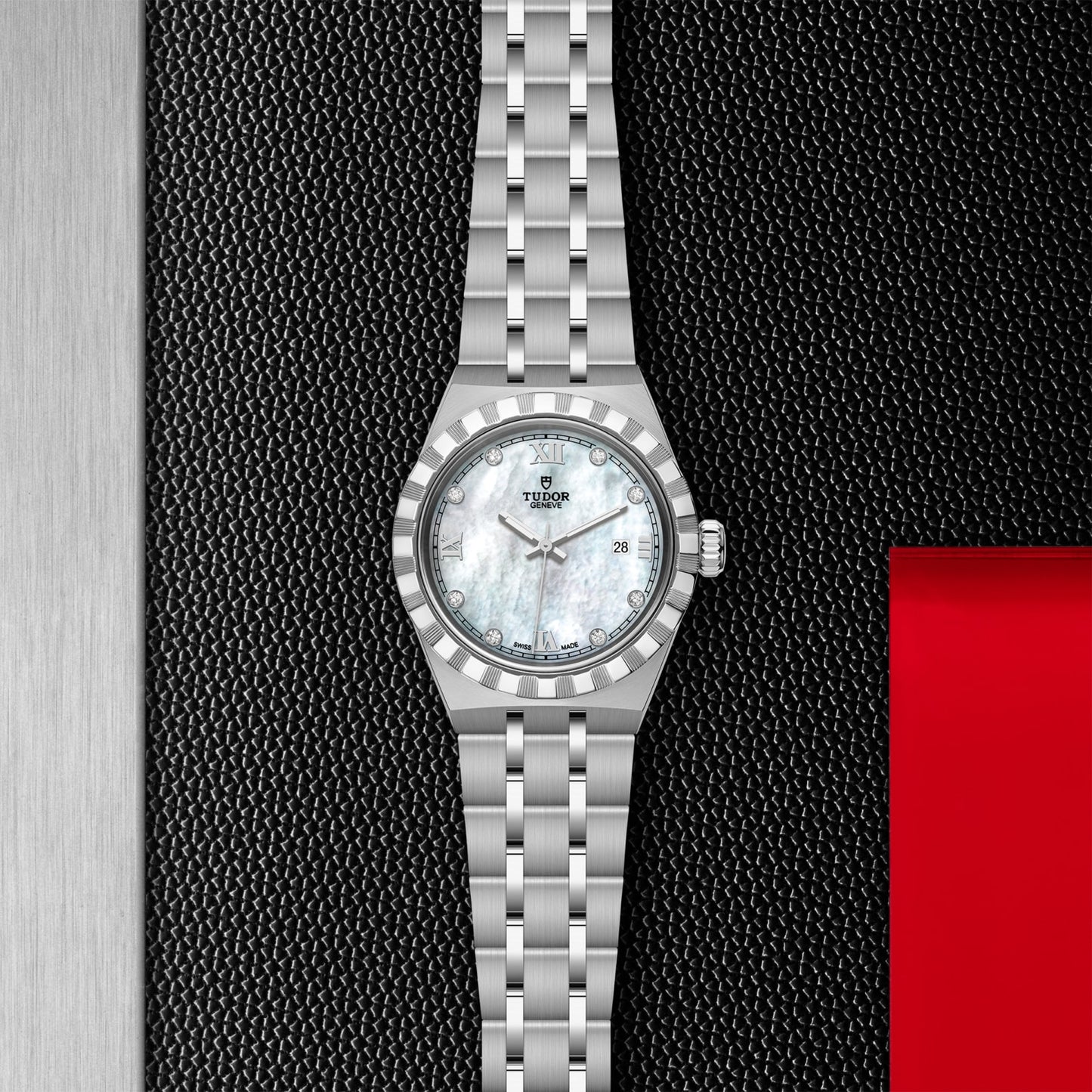 ROYAL 28mm | Steel Case Pearl & Diamond Dot Dial
