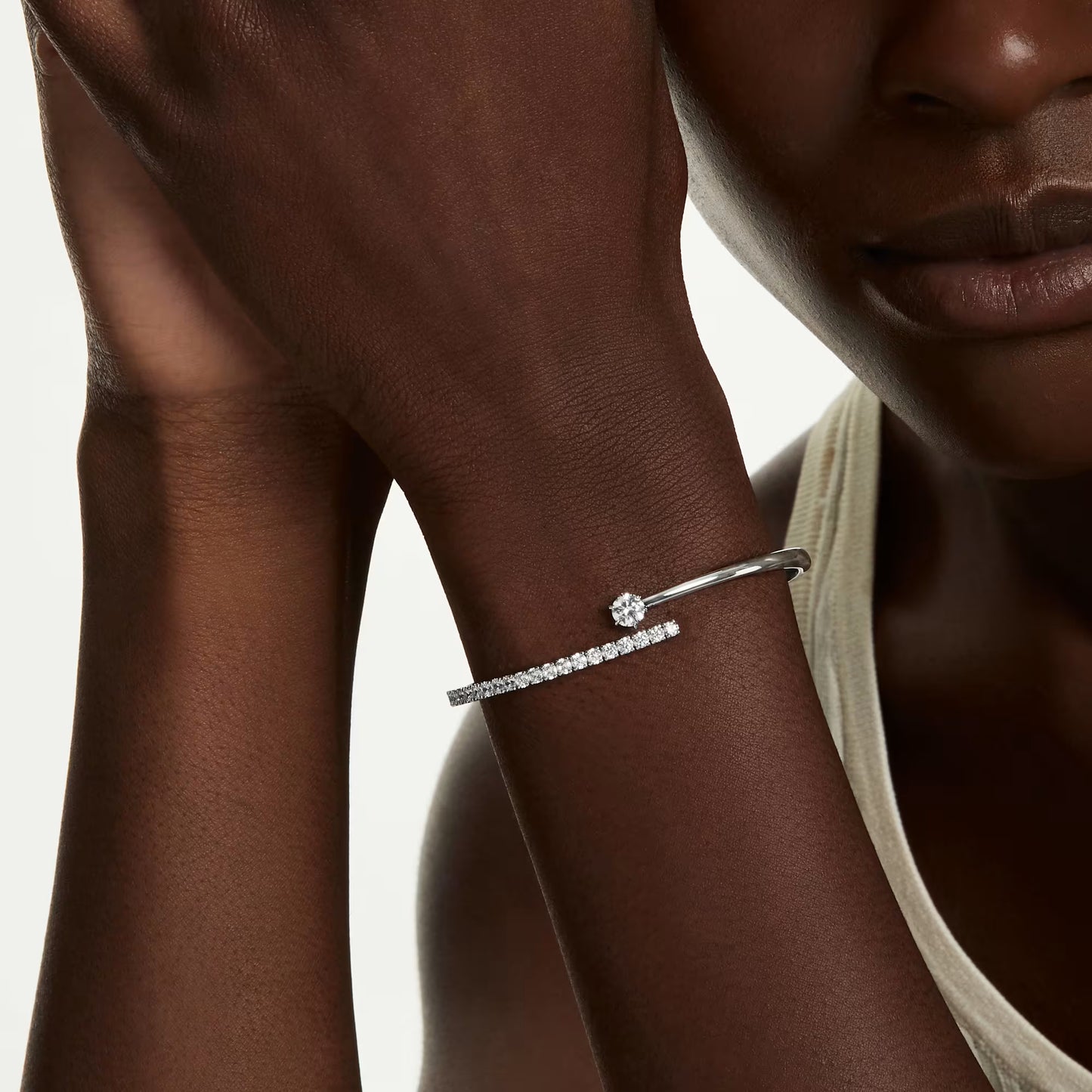 Matrix bangle Round cut, White, Rhodium plated - Size Large