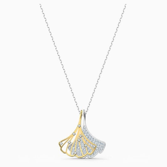 Stunning Pendant Ginko Necklace