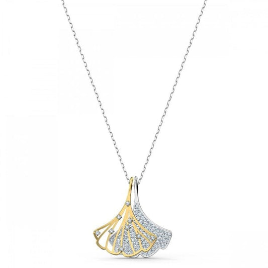Stunning Pendant Ginko Necklace