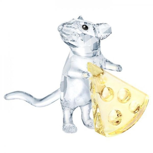 Mouse with Cheese - Peaceful Countryside