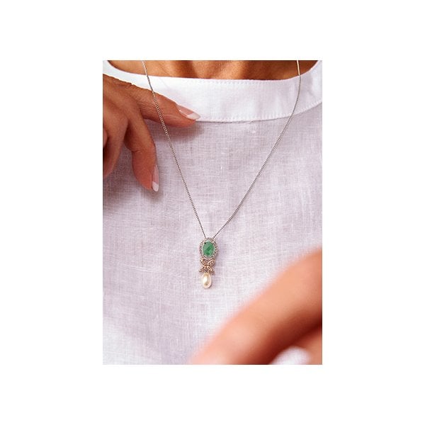 Queen's Jubilee Superbloom Aventurine Pendant