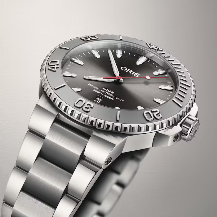 Ex Display Oris Aquis Date Relief 43.5mm Bracelet