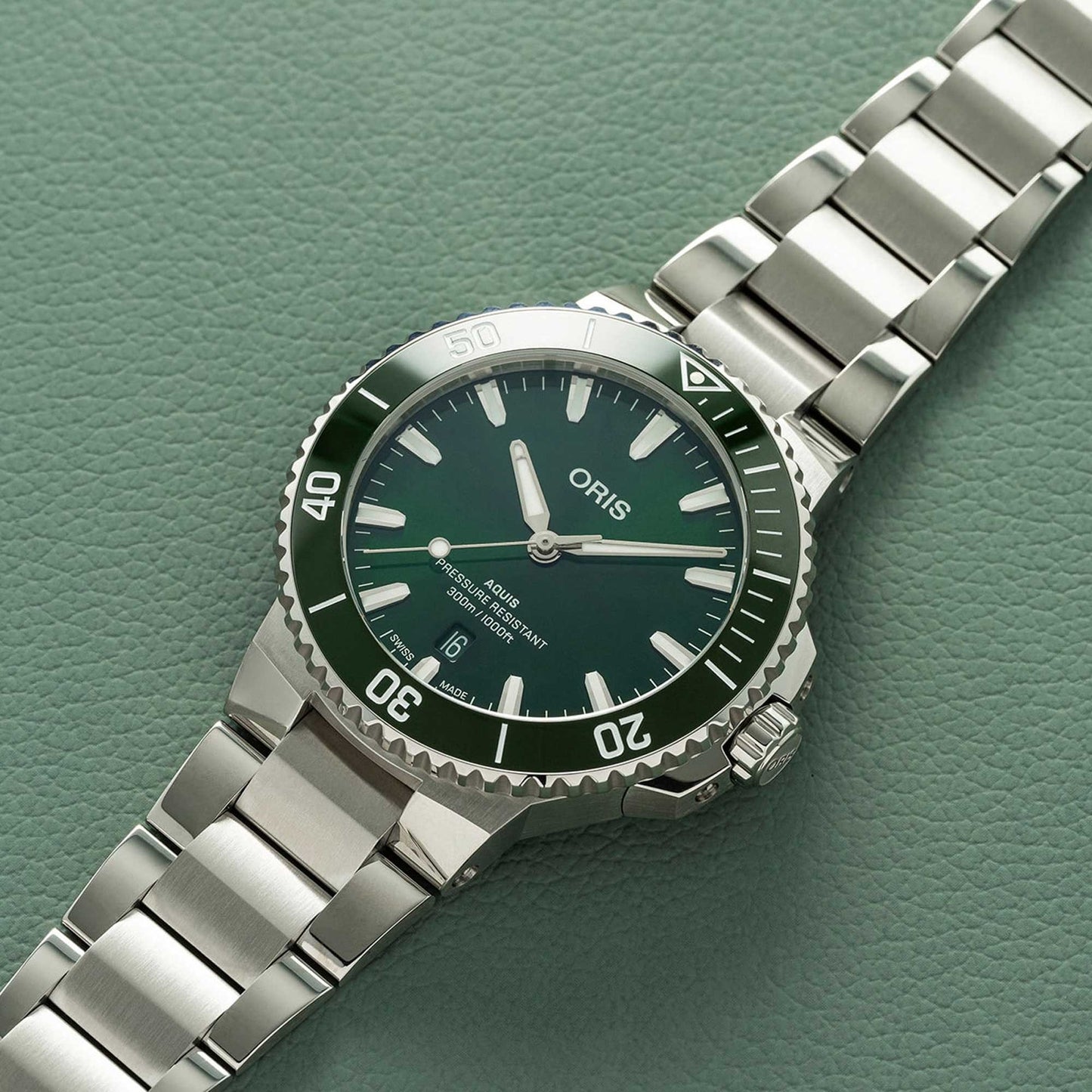 Oris Aquis Date 41.5mm Green