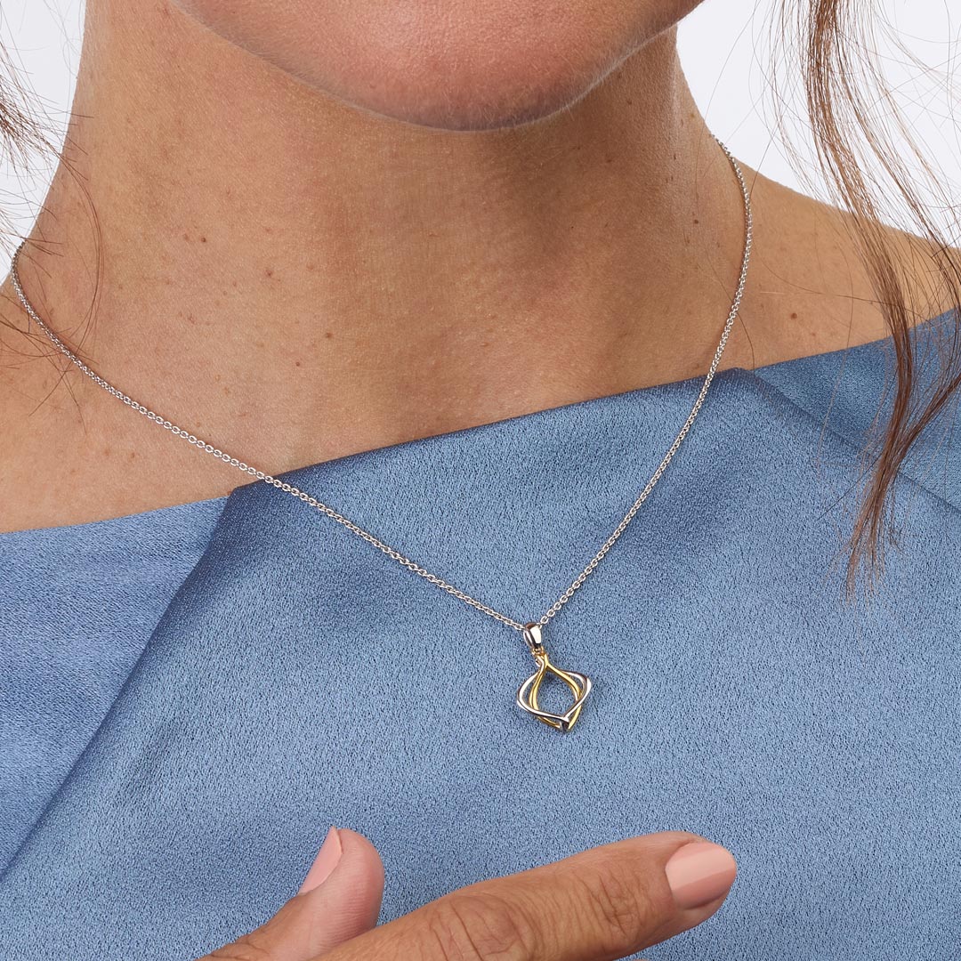 Alicia Golden Mini 18″ Necklace