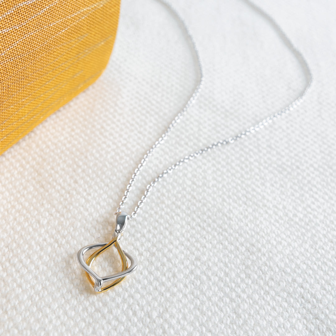 Alicia Golden Mini 18″ Necklace