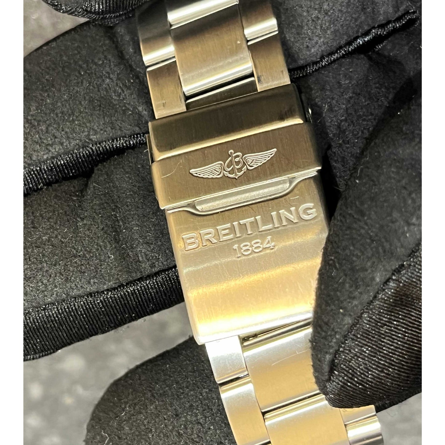 Limited Edition | FBI Avenger II GMT A323901B/BG95