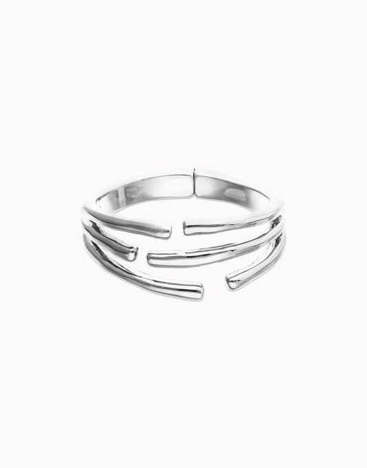 Bangle bracelet with multiple intertwined organic shapes