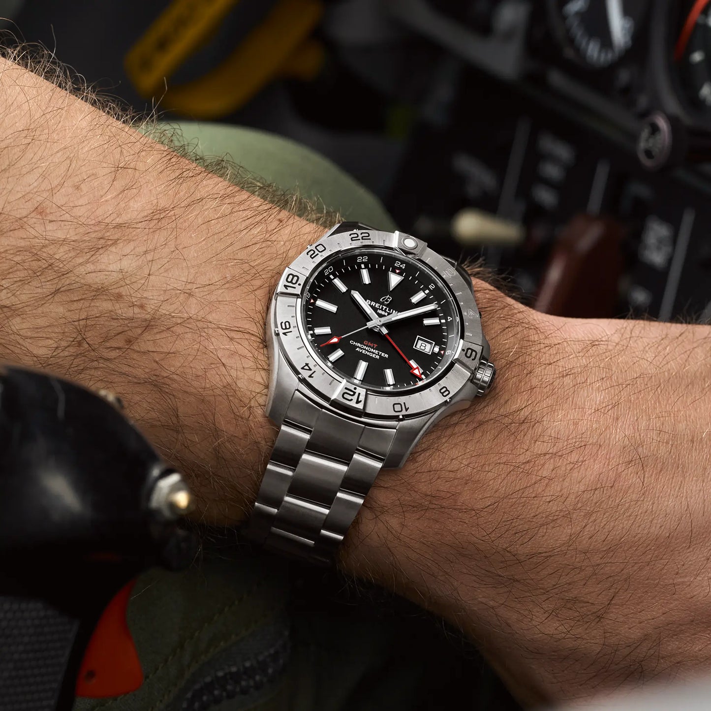 AVENGER AUTOMATIC GMT 44 | 44mm Steel Case Black Dial