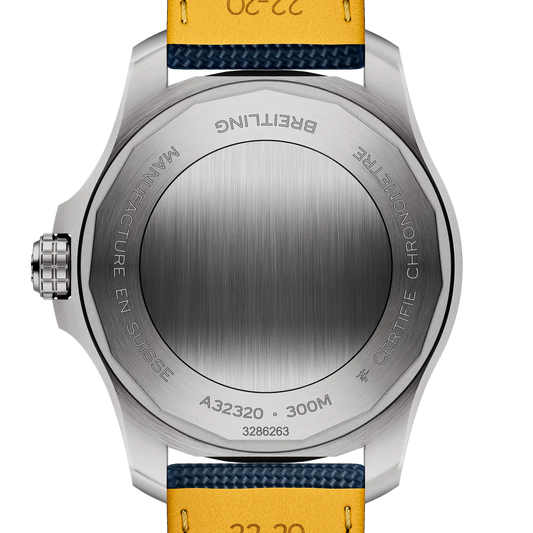 AVENGER AUTOMATIC GMT 44 | 44mm Steel Case Leather Strap