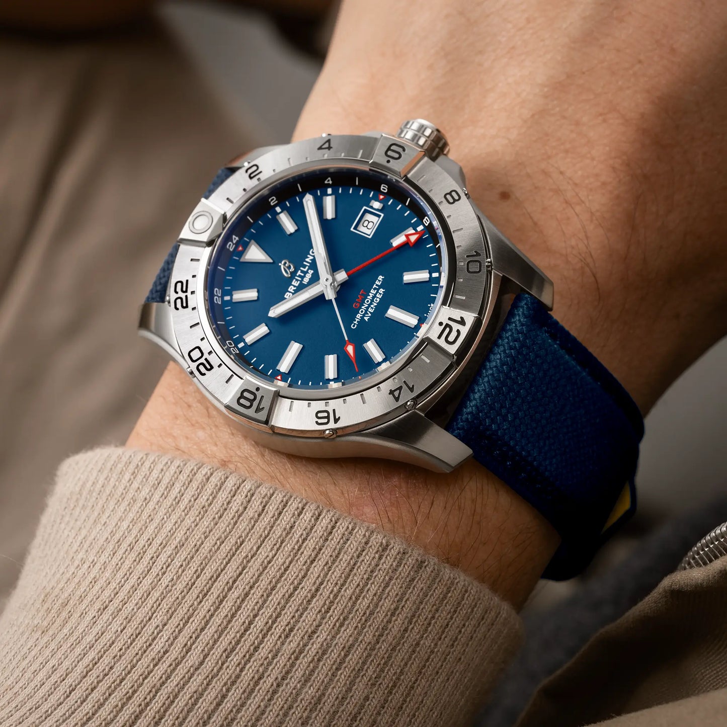 AVENGER AUTOMATIC GMT 44 | 44mm Steel Case Leather Strap