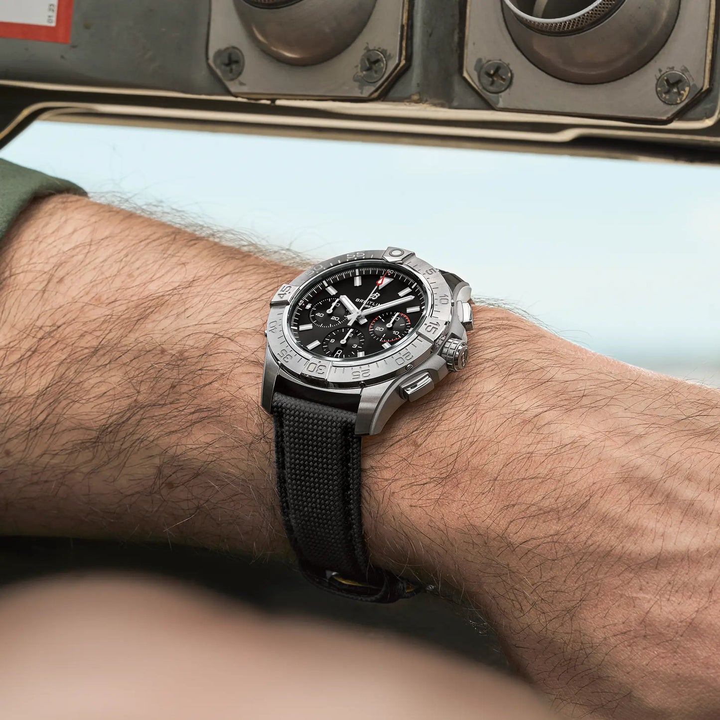 AVENGER B01 CHRONOGRAPH 44 | 44mm Steel Case Leather Strap
