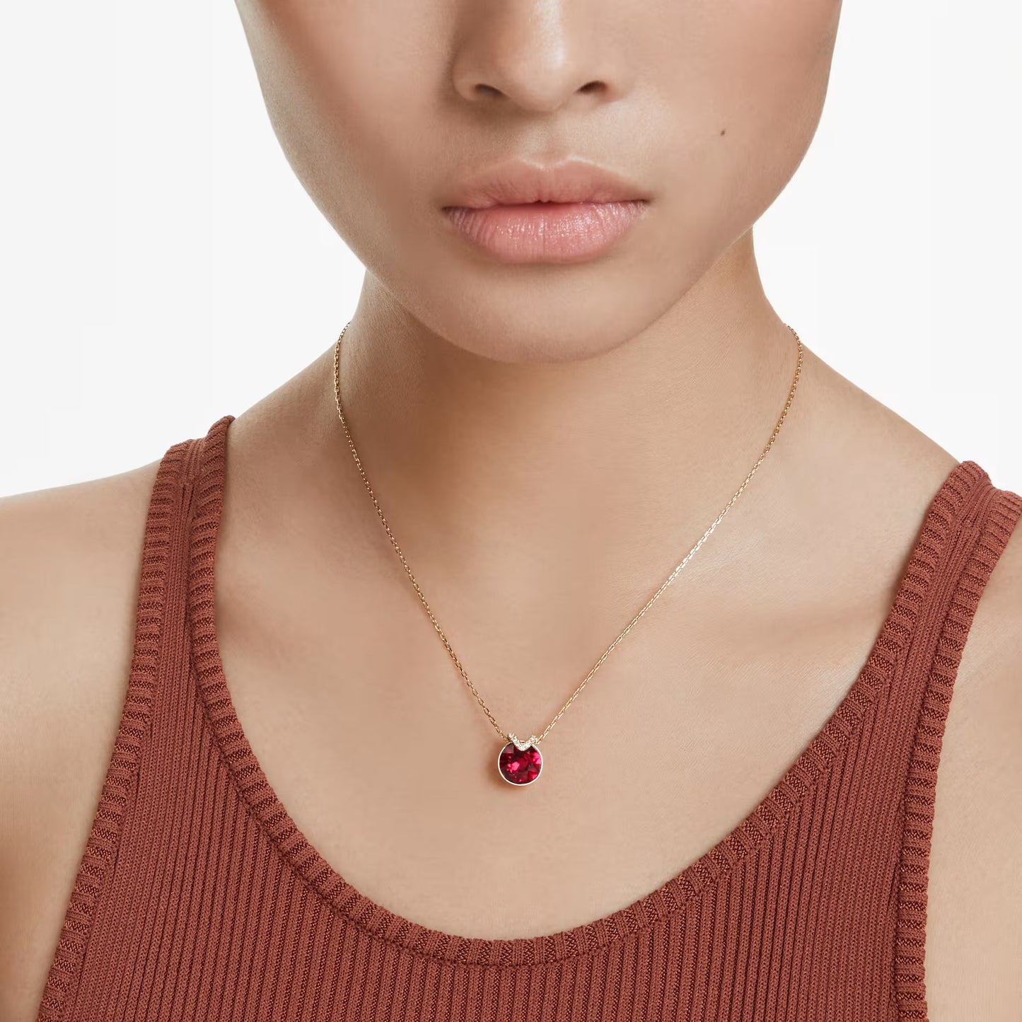 Bella V pendant, Round cut, Red, Gold-tone