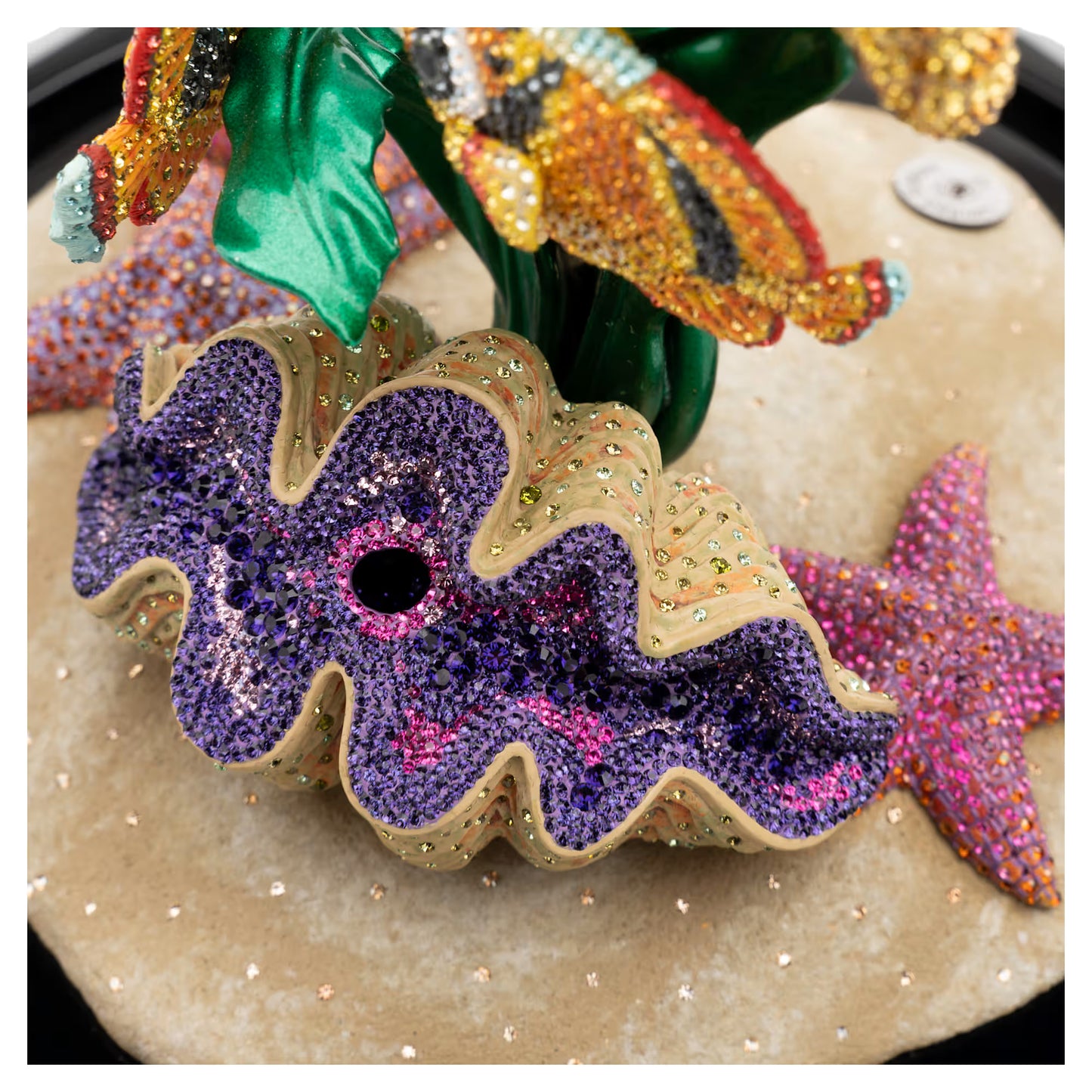 Crystal Myriad Hippocampus Kuda