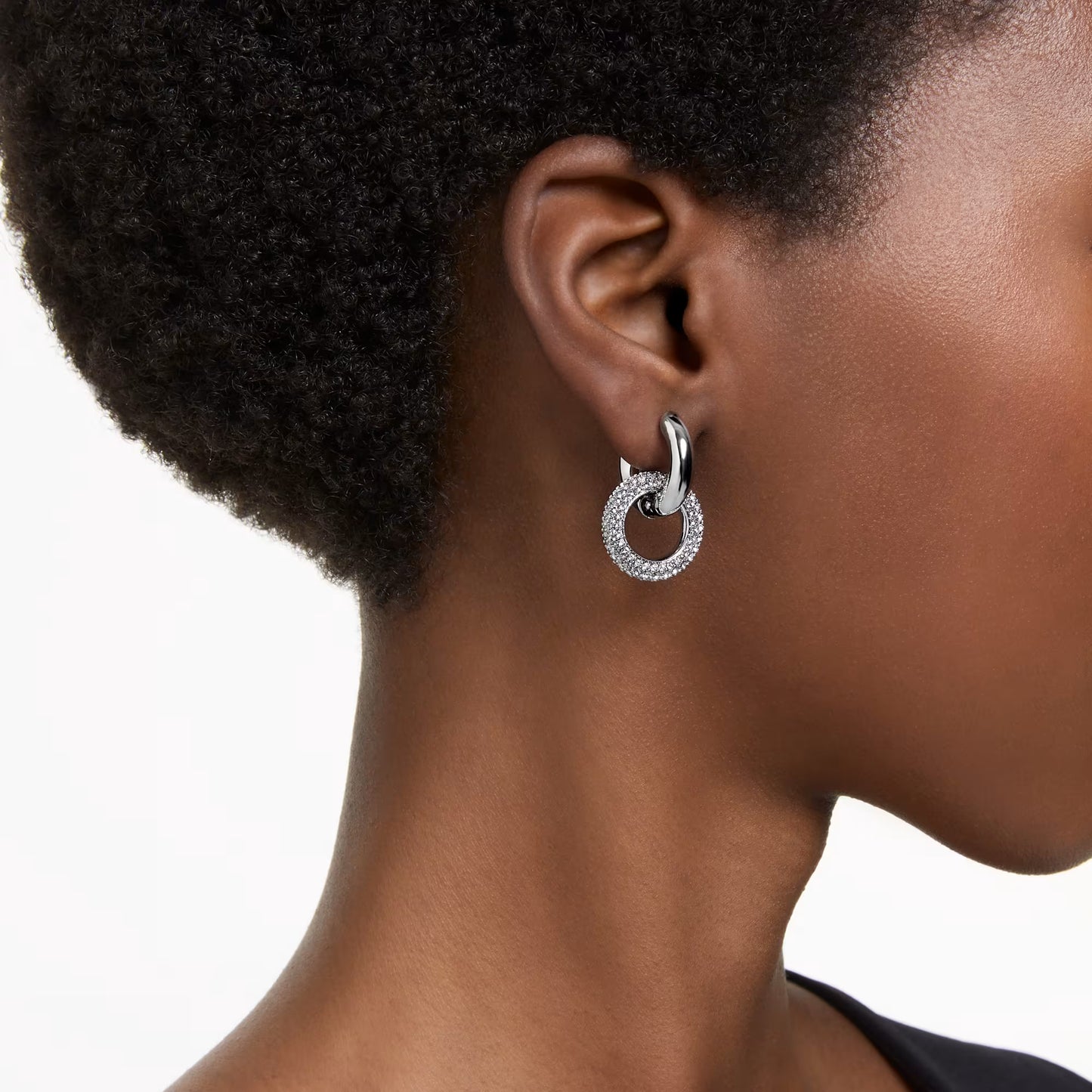 Dextera hoop earrings, Interlocking loop, White