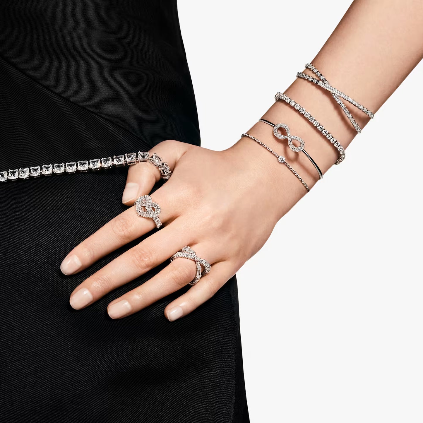 Hyperbola bangle, Infinity, White, Rhodium, M