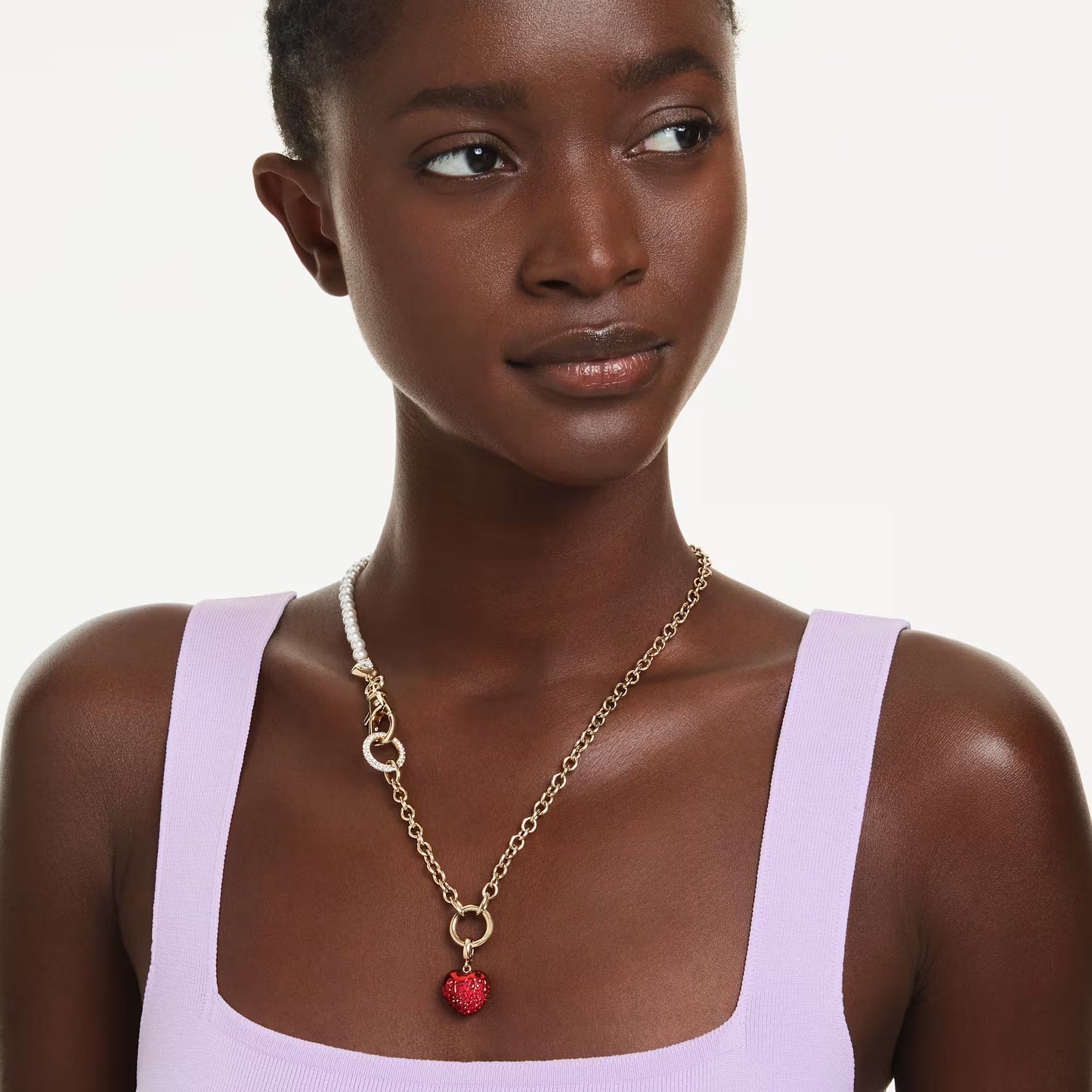 Idyllia charm, Round cut, Heart, Red, Gold-tone plated