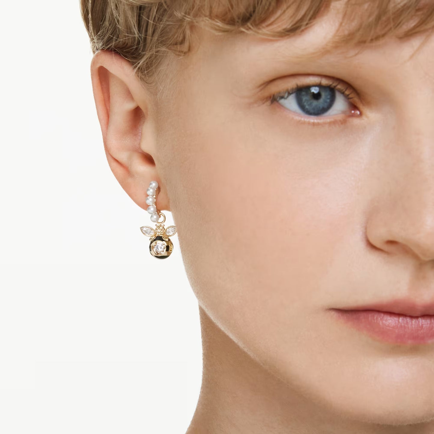 Idyllia drop earrings, Crystal pearl, Mixed cuts, Bee, Multicoloured, Gold-tone plated