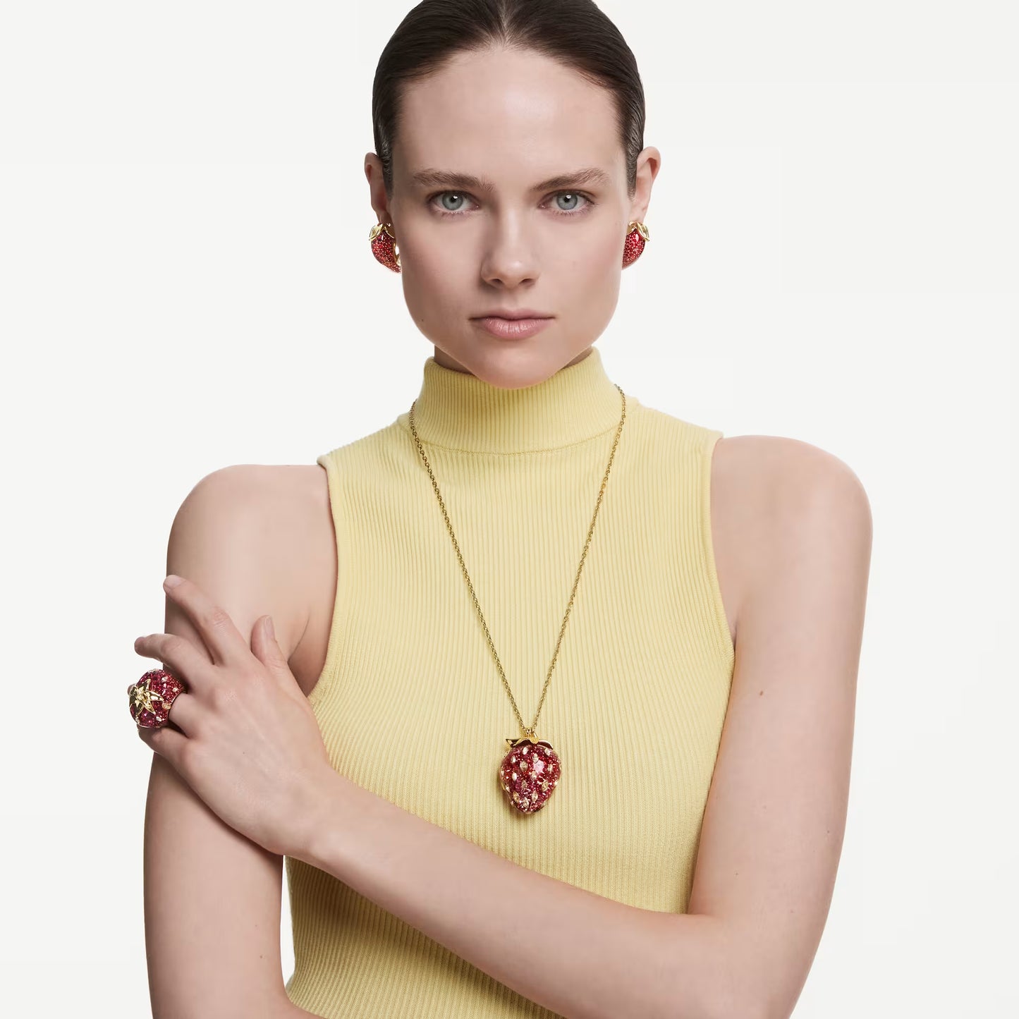 Idyllia pendant, Mixed cuts, Strawberry, Red, 18K gold finish