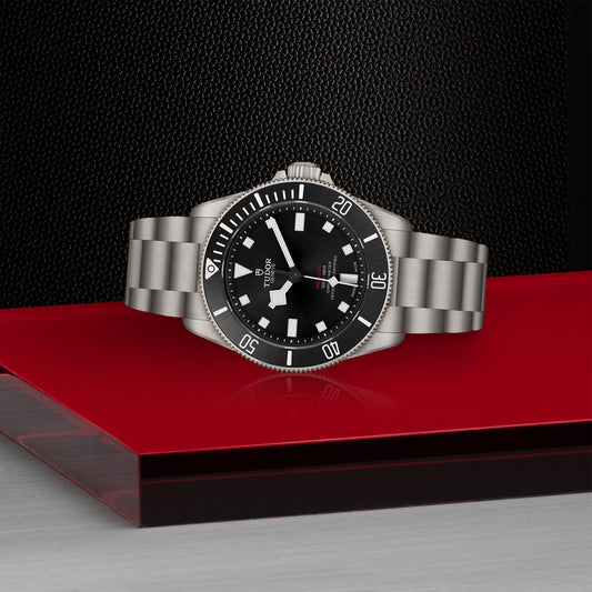 PELAGOS 39 | 39mm Titanium Case Black Dial