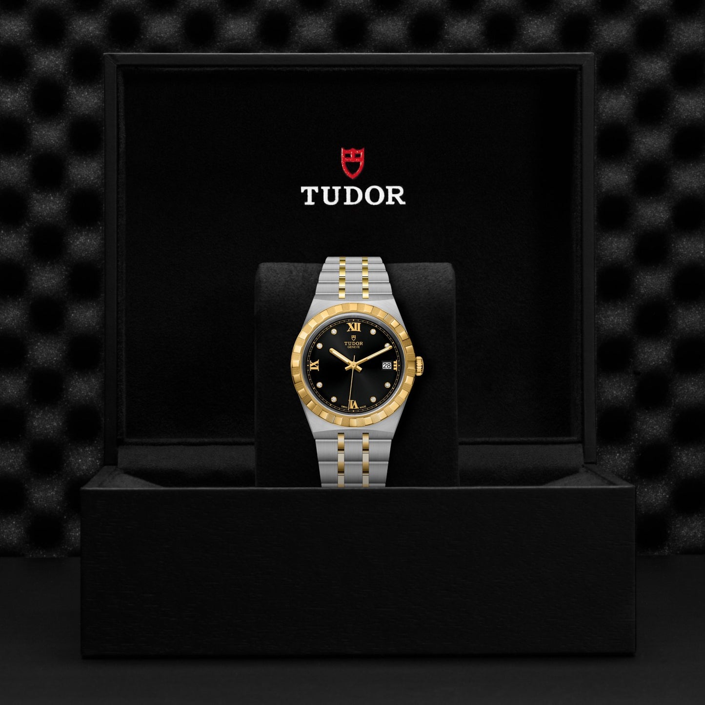 ROYAL 38mm | Steel Case Black Diamond Dot Dial
