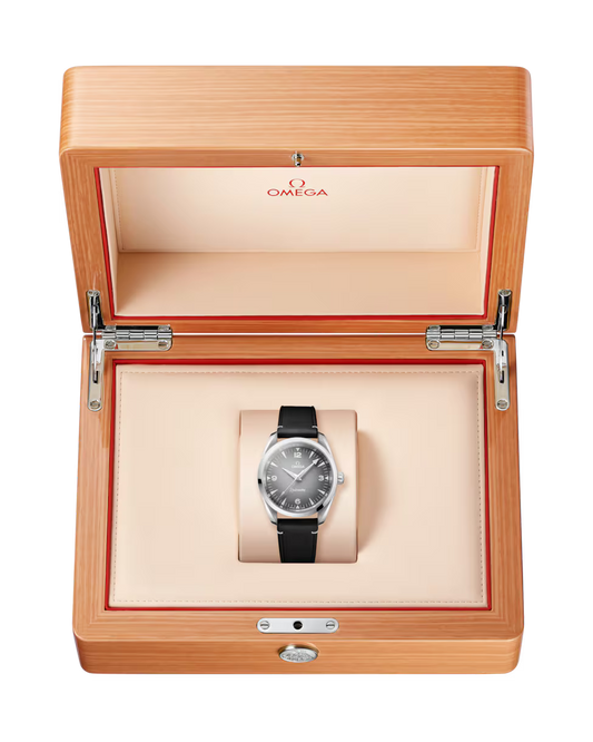 Seamaster Railmaster 38mm Leather Strap Gents Watch