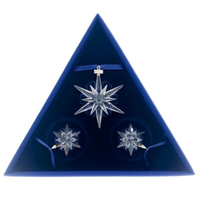 2005 Christmas ornament set